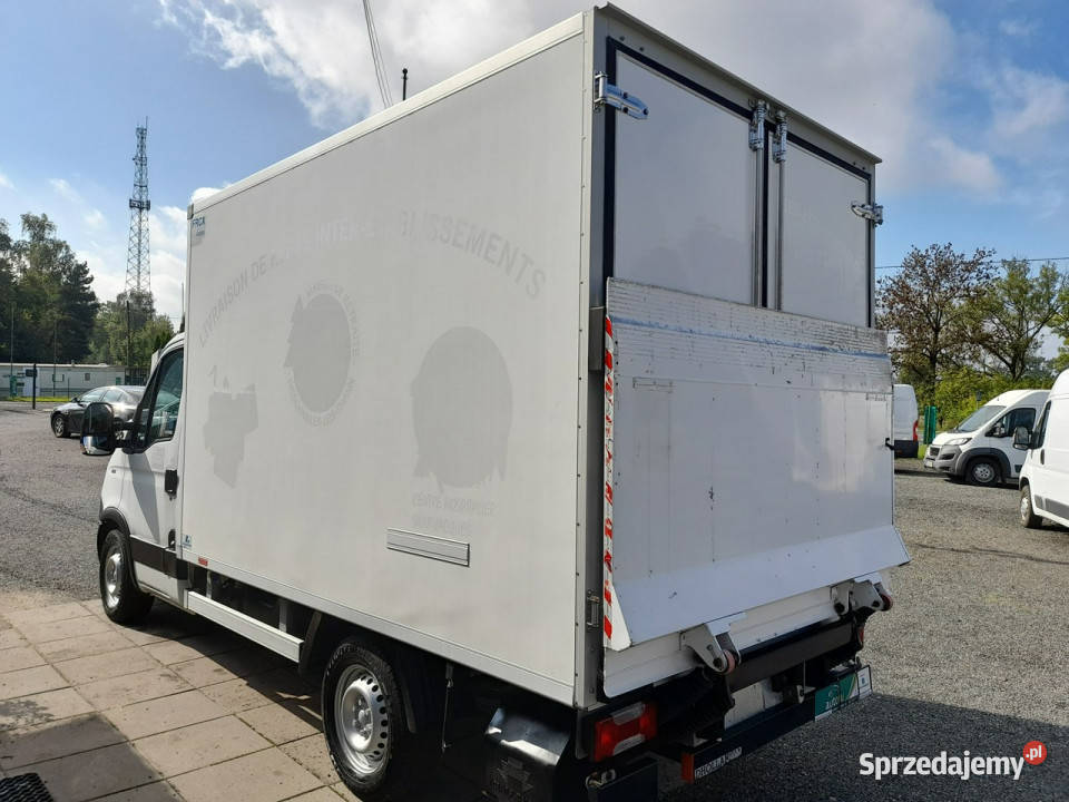 Iveco Daily 35S11 kontener izoterma z windą Lipiany