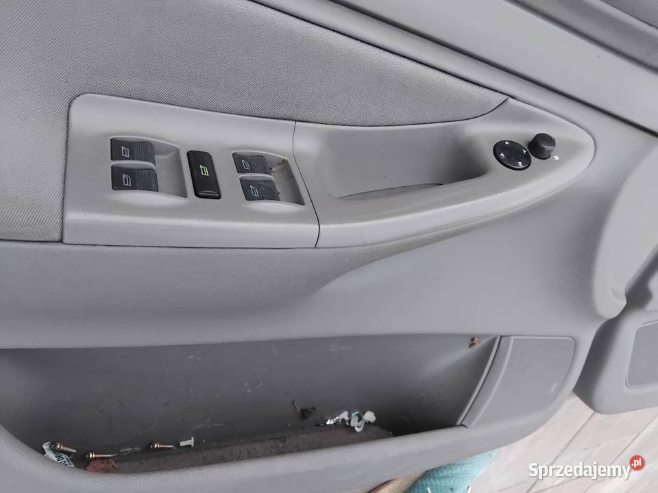 Boczki tapicerka drzwi siwa Audi A4 B5 osobowe Grodków