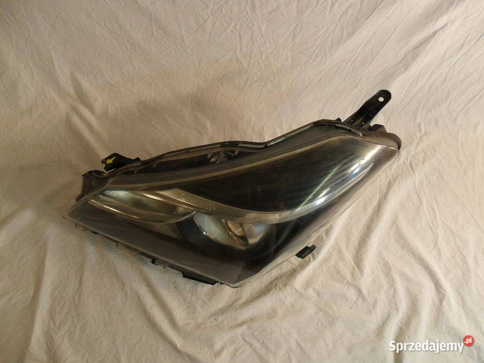 Reflektor Przód strona lewa Toyota Yaris Nowy Tomyśl