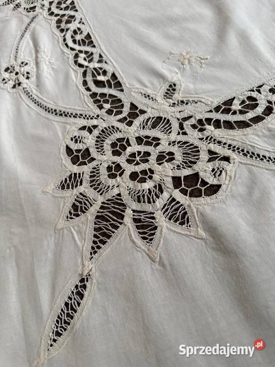 obrus haftowany z koronkami rękodzieło Zabrze