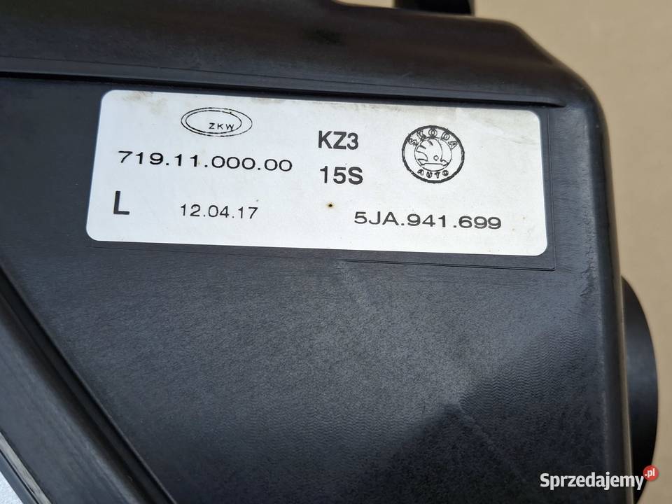 SKODA RAPID HALOGEN LEWY LAMPA PRZECIWMGIELNA Bieleń