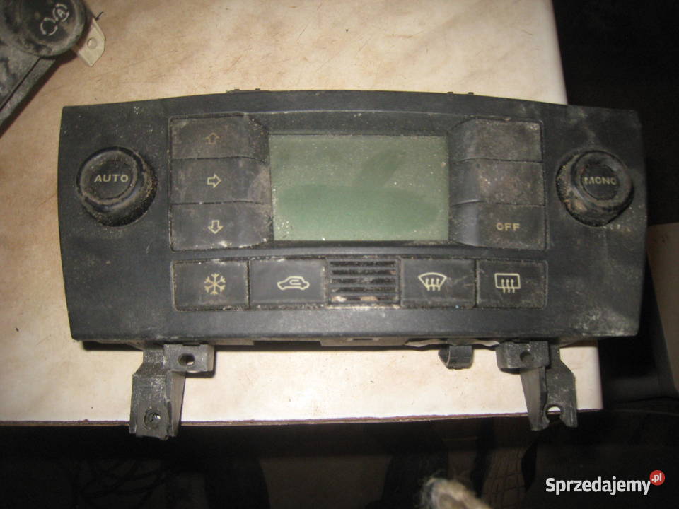 Panel sterowania nawiewów klimatyzacji Rok produkcji 2004 Kraków