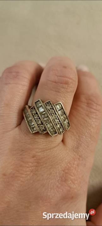 Pierścionek srebrny z cyrkoniami Skaryszew