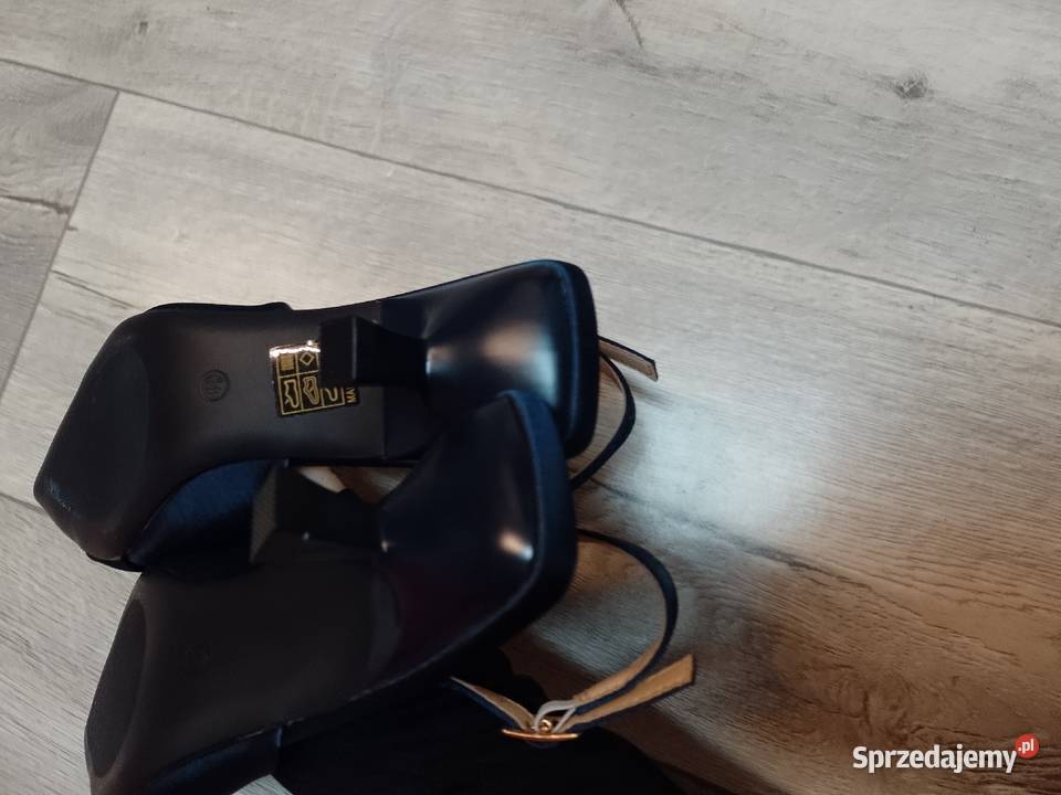 40 Granatowe czółenka wieczorowe z odkrytą piętą Kraków