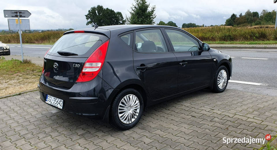 Hyundai i30 Niski przebiegBezwypadkowy zadbane Rok produkcji 2010 Przyszowice