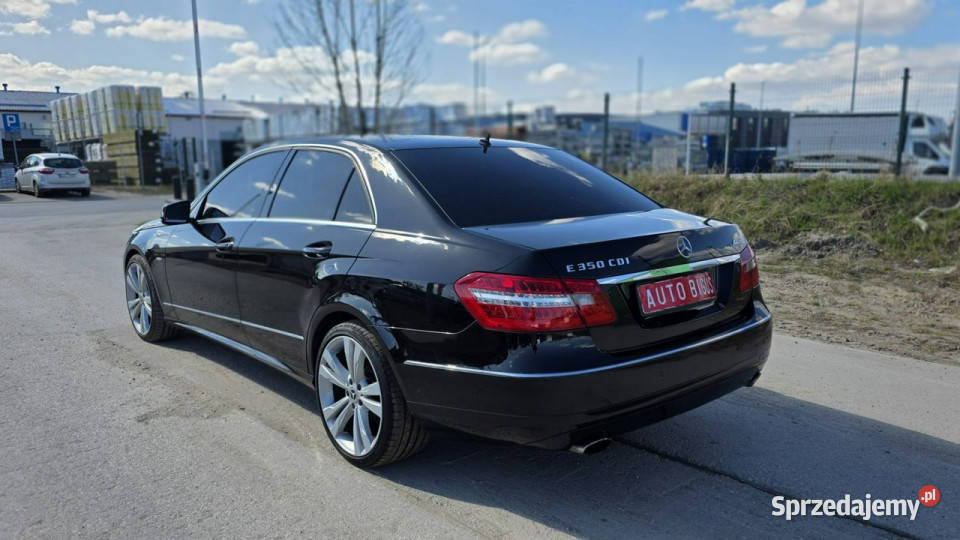 Mercedes E 350 Avangarde czarny sufit 4matic czujnik martwego pola