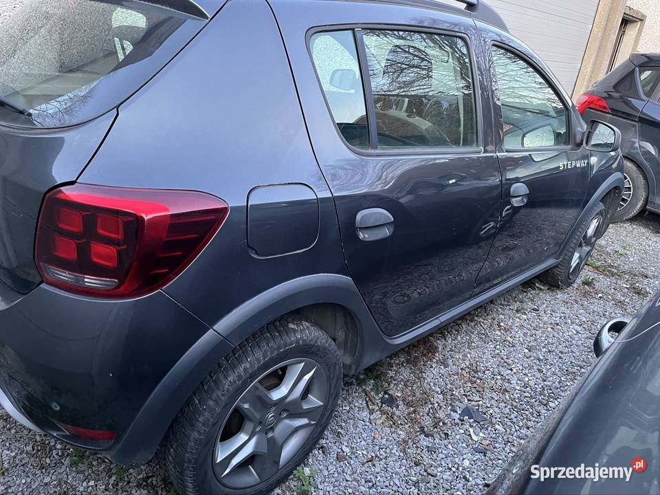 Dacia sandero stepway uszkodzony silnik Szczecin