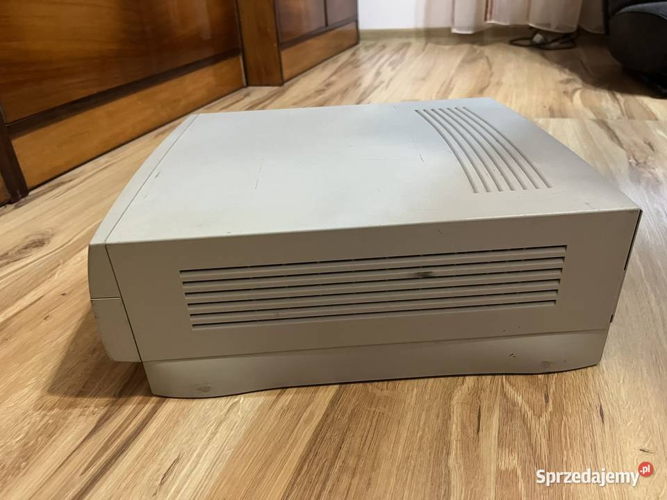 Zabytkowy komputer Apple Power Macintosh 720090 Brzana