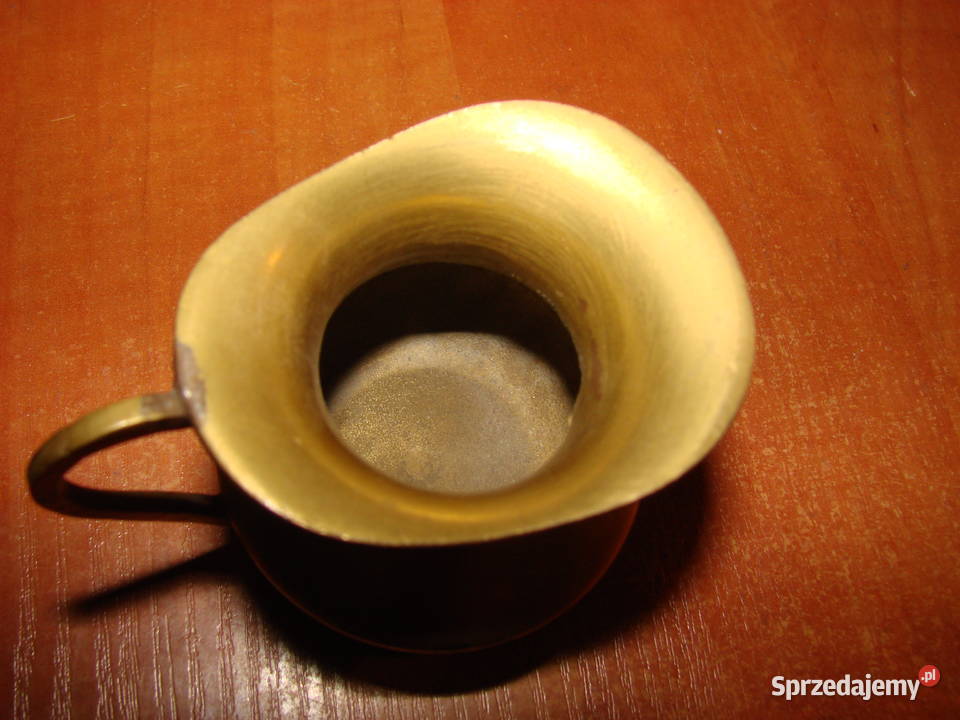 mały mosiężny dzbanek Pozostałe Pruszcz Gdański