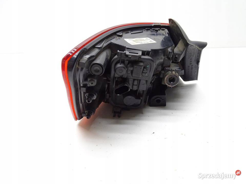 LAMPA PRAWA PRAWY TYŁ TYLNA W BŁOTNIK AUDI A3 8V