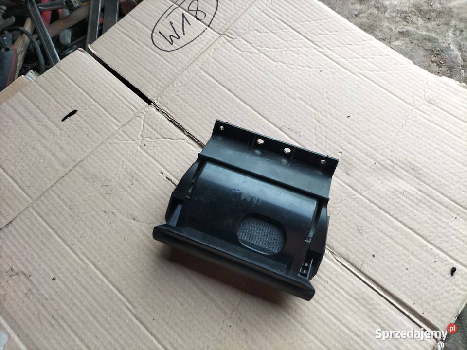 AUDI 80 B4 80B4 POPIELNICZKA GNIAZDO ZAPALNICZKI Kamień-Kolonia