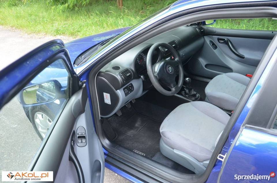 Seat niebieski 0KM Wola Rębkowska