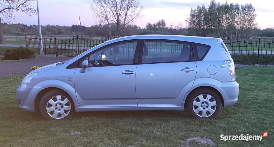 Sprzedam Toyota Corolla Verso gniazdo USB Sienno