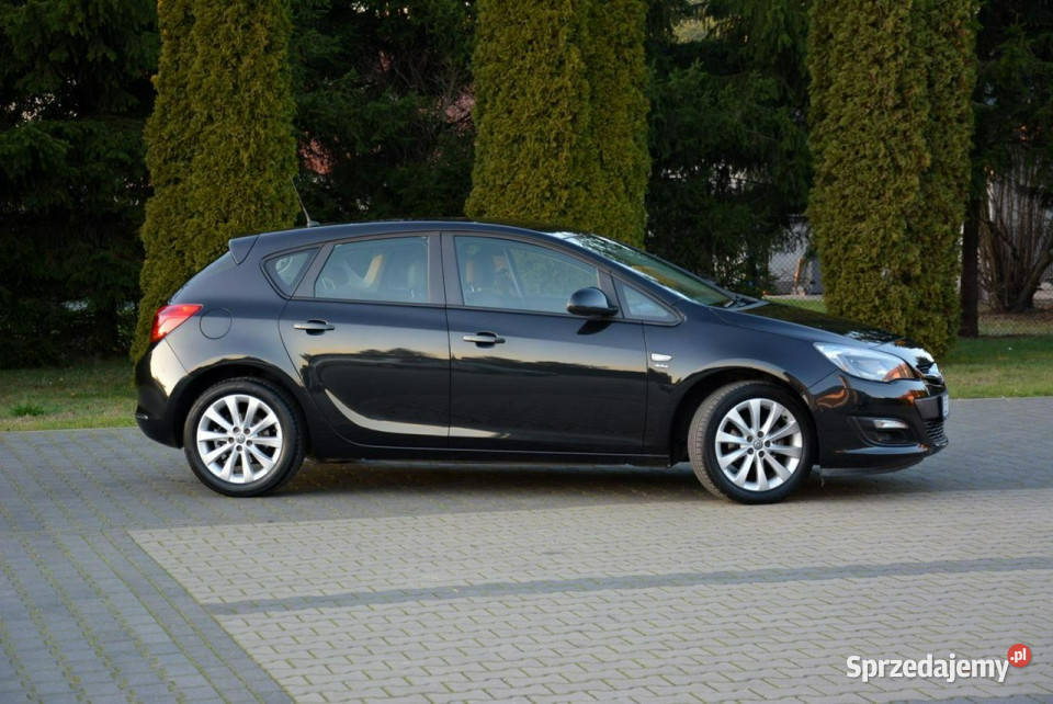 Opel Astra 14T140 Lift Klimatronic Parktronic benzyna Ostrów Mazowiecka