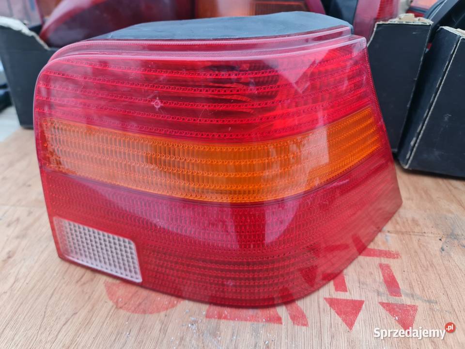 Vw Golf 4 lampa prawy tył Oświetlenie Żory