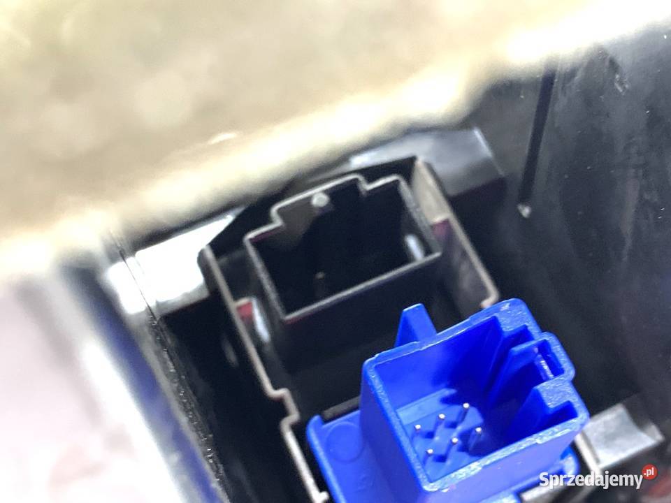 KRATKA NAWIEWU PRZÓD ŚRODKOWA VW GOLF VII osobowe