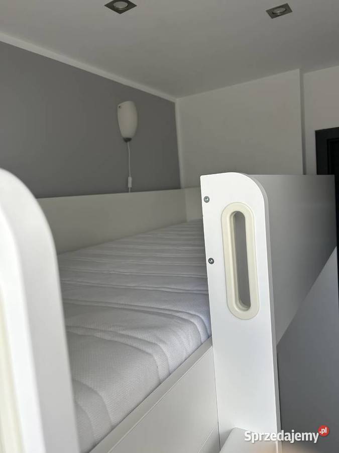 Sprzedam łóżko na antresoli z biurkiem dodatkową Malbork
