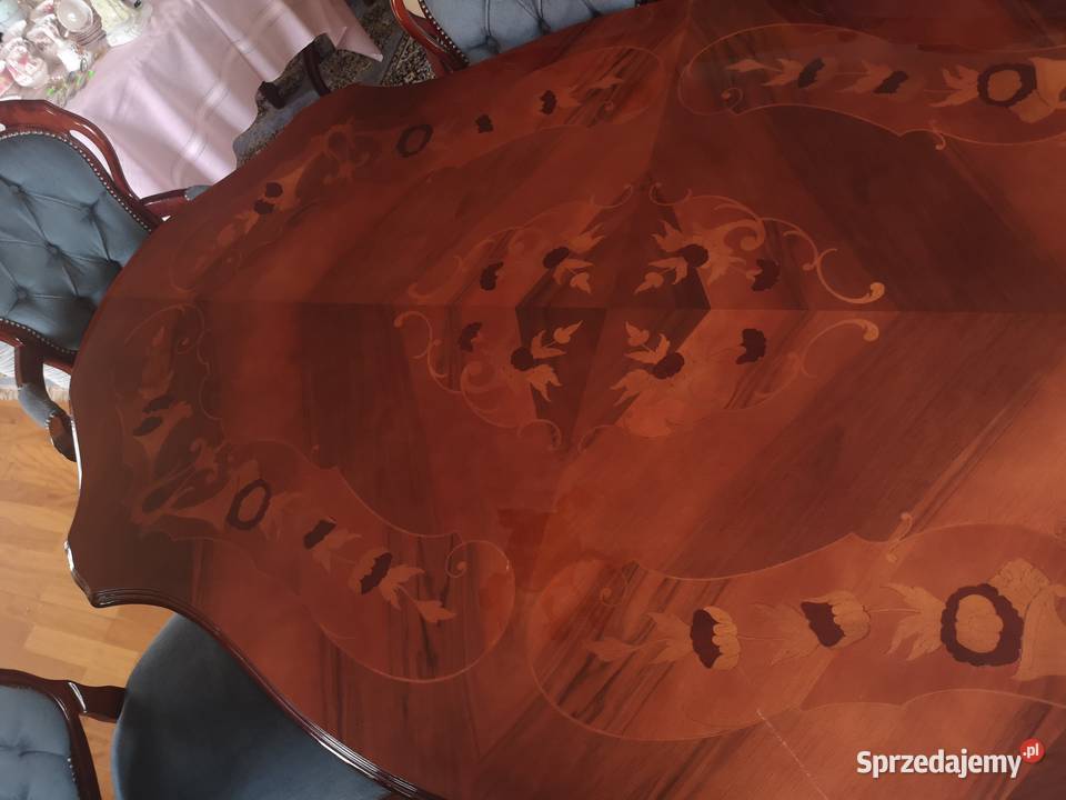 Stół z intarsją z 4 krzesłami i 2 fotelami Gdańsk