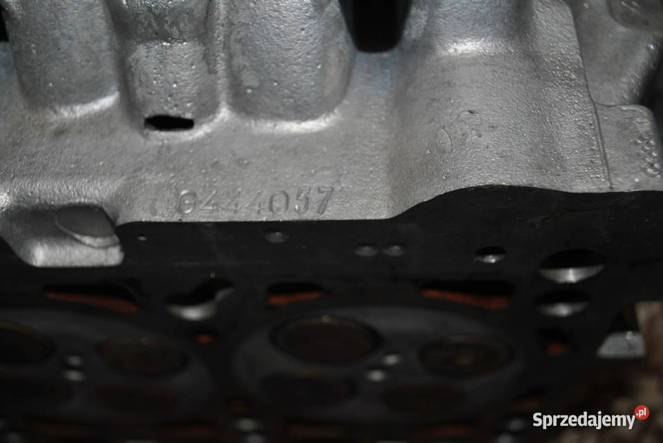 Głowica cylinfrów prawa AUDI A4B5 A6C5 A8D2 Poręba