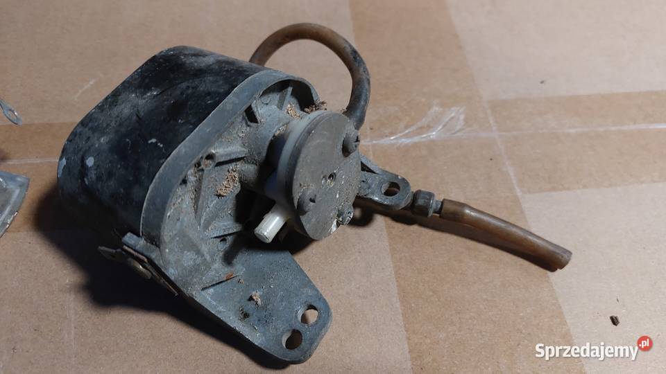 Pompka spryskiwacza do starego auta Miłków