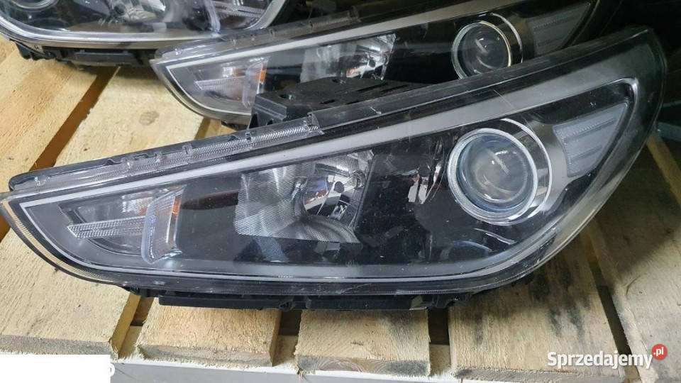 Hyundai i30 III 2017 reflektor z doswietlaniem Kozubszczyzna