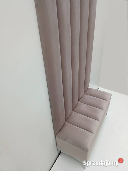 Pufa ławka z panelami i wieszakami