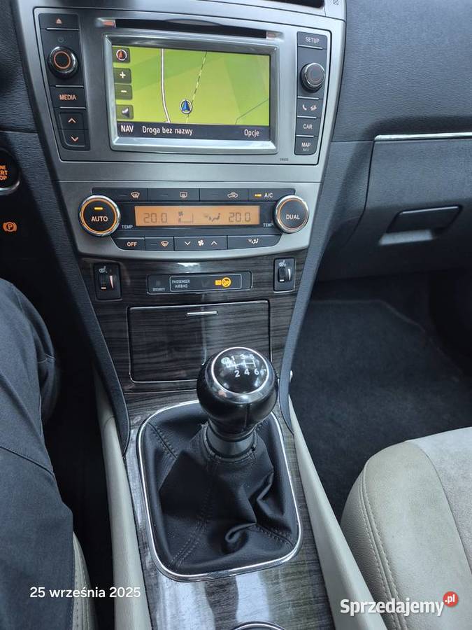 Toyota Avensis 2012 solnavi Zarejestrowany w Polsce Avensis Okole