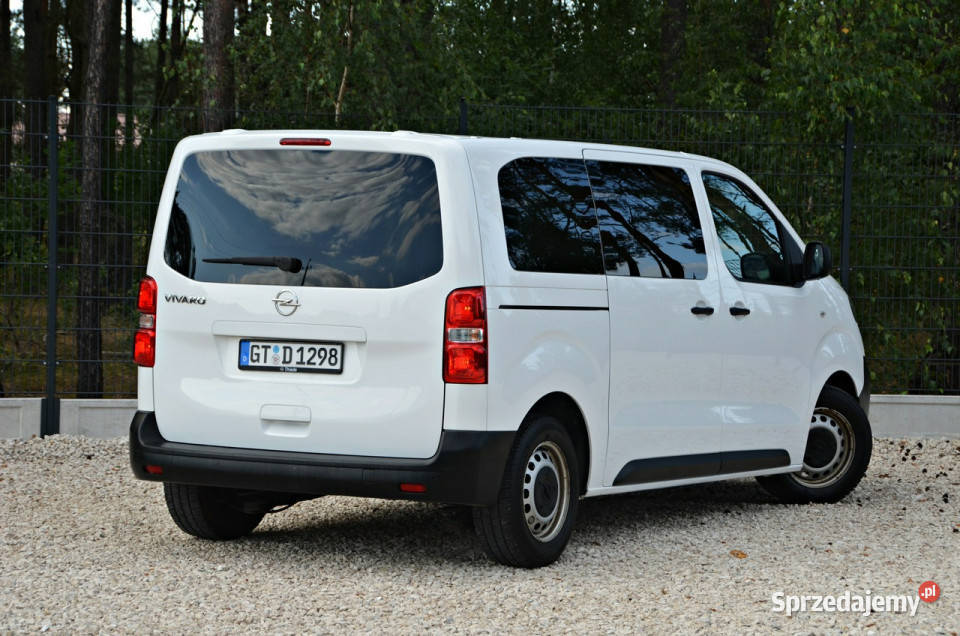 Opel Vivaro 120 8 Osób Serwis Super Stan wspomaganie kierownicy sprzedam