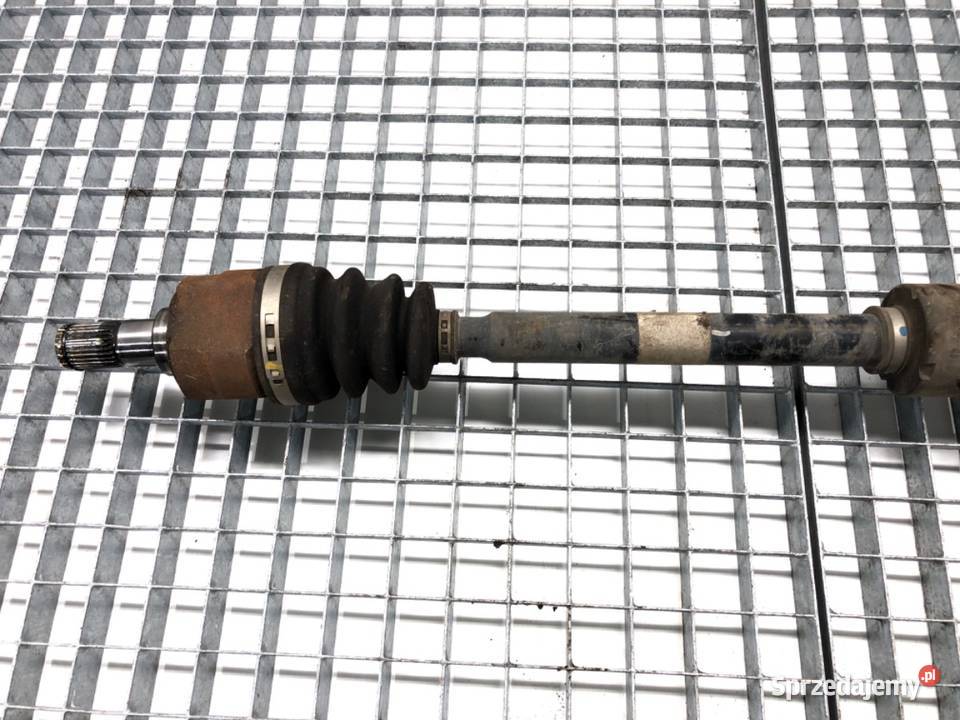 PÓŁOŚ PRAWY PRZÓD HYUNDAI i30 20 143 0712