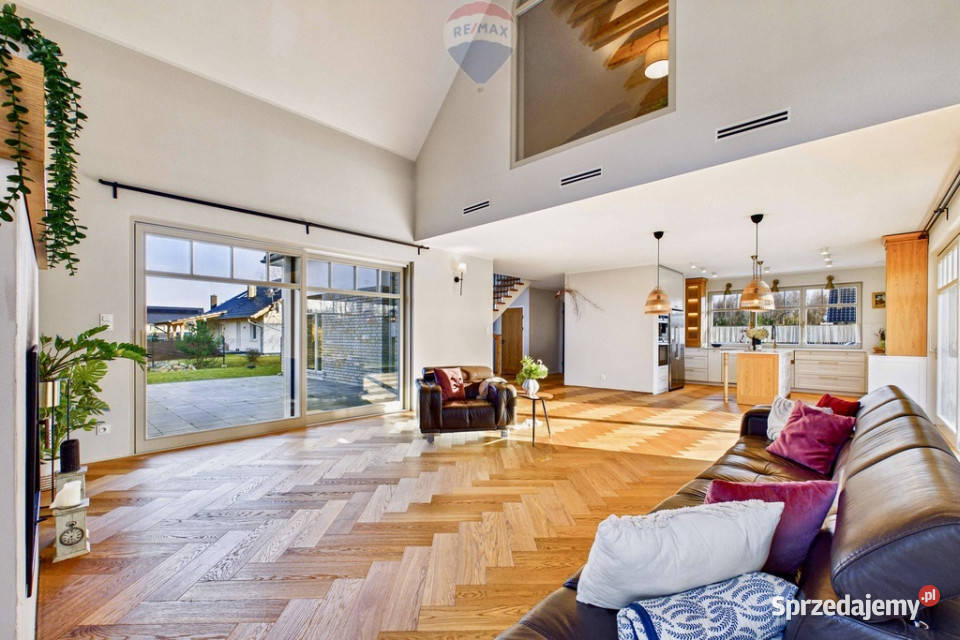 Na sprzedaż wyjątkowy dom jednorodzinny Liczba pokoi 5 Bożnów