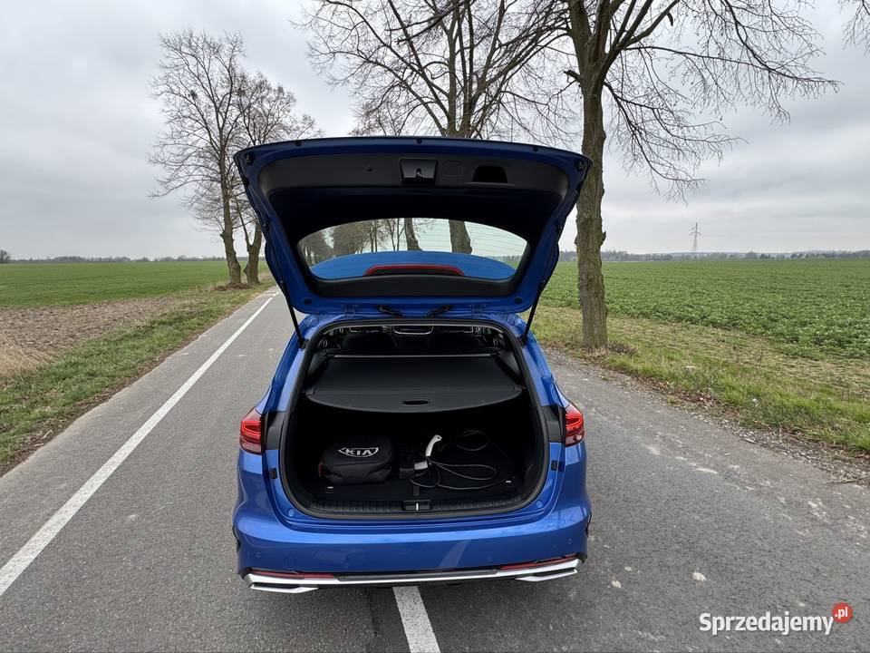 Kia Ceed PHEV 20232024 34 LBusiness Linę wielofunkcyjna kierownica Byczyna