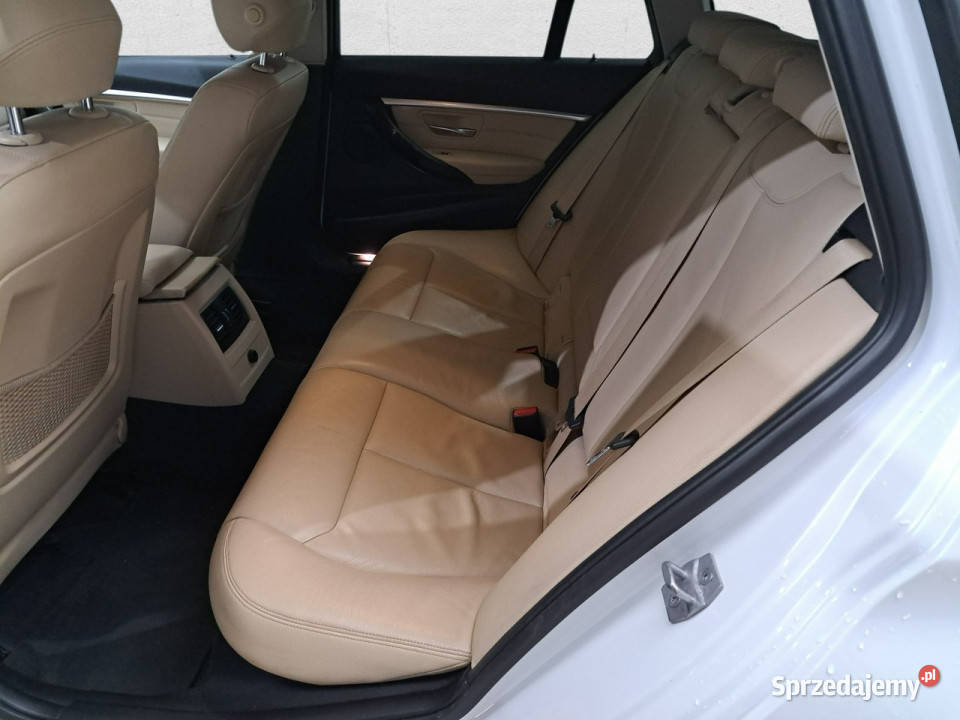 BMW 318 F30F31 2012 Komorniki
