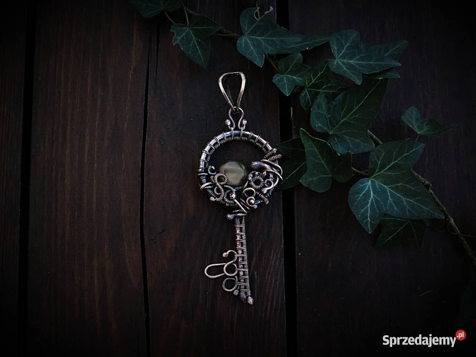 Wisiorek klucz miedź rękodzieło kamienie małopolskie Kraków