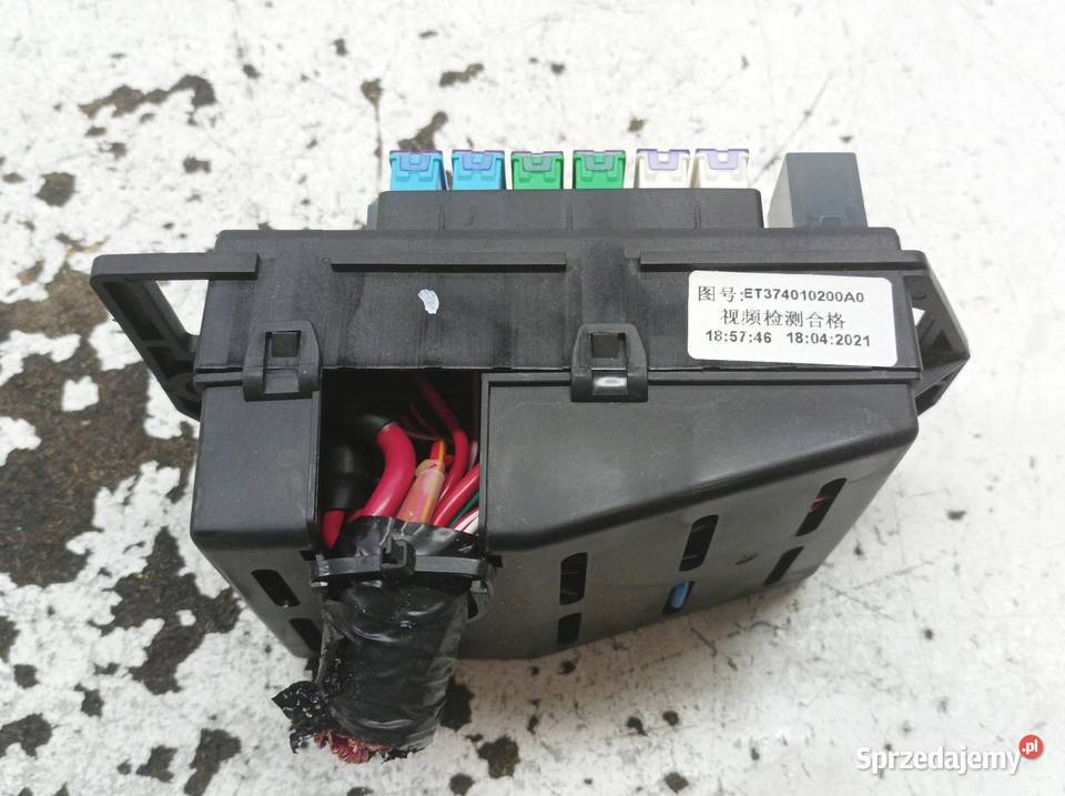 SKRZYNKA BEZPIECZNIKÓW ET374010200A0 15 B 106 sprzedam