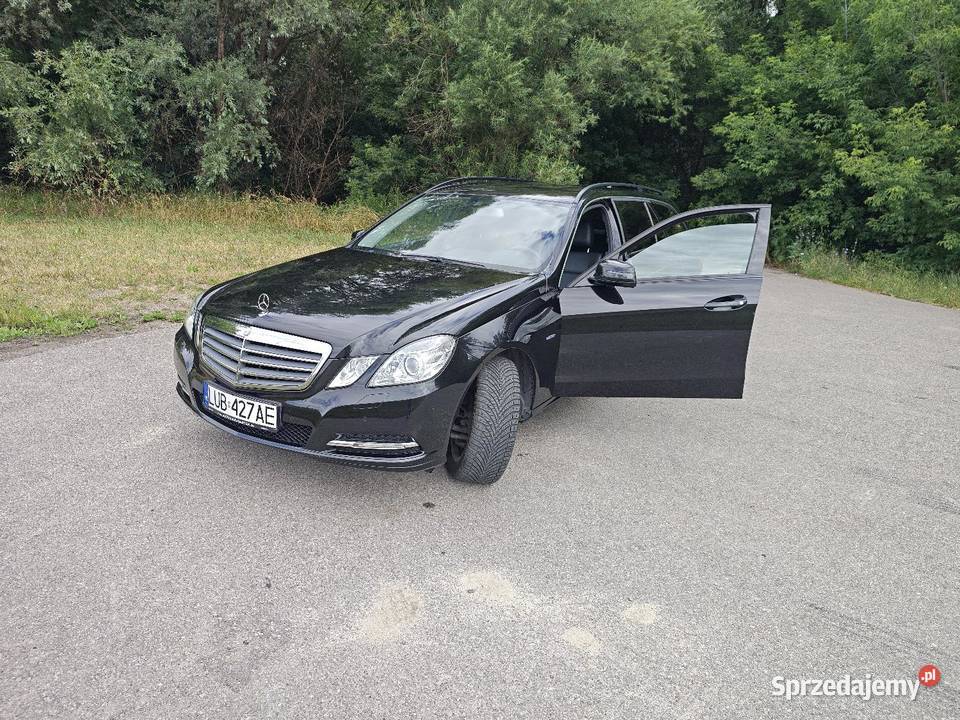 Sprzedam Mercedes Benz E200 czarny Lublin