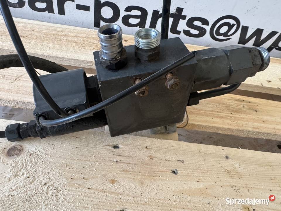 Rozdzielacz do hydrauliki wywrotu typ 501354 Częstochowa