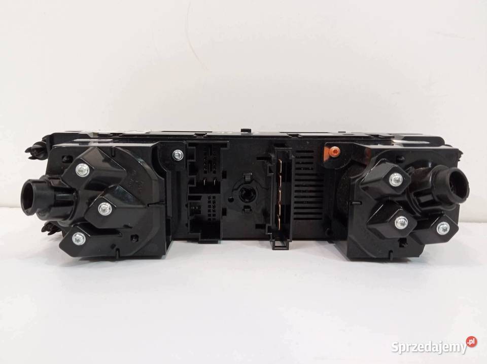 PANEL NAWIEWU 6F1820045F 6F1820045F Seat Ibiza V Panele sterowania, przełączniki świętokrzyskie