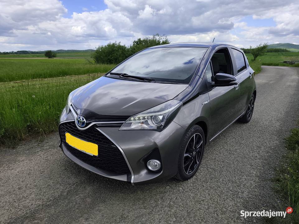 TOYOTA YARIS 15i HYBRID hybryda Kostarowce