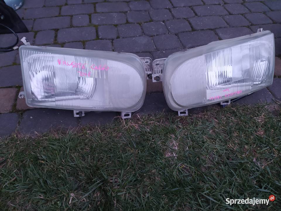 Przednie lampy Nissan Vanette 2001r Krzemień Drugi sprzedam