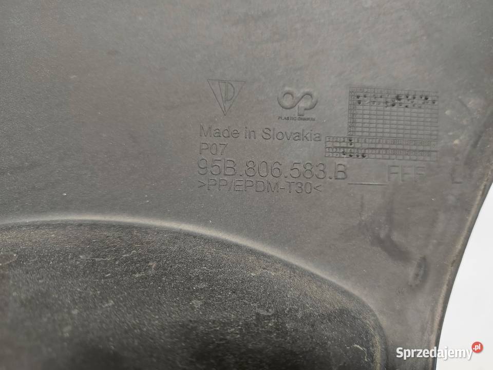 PORSCHE MACAN S 95B Osłona komory silnika lewa