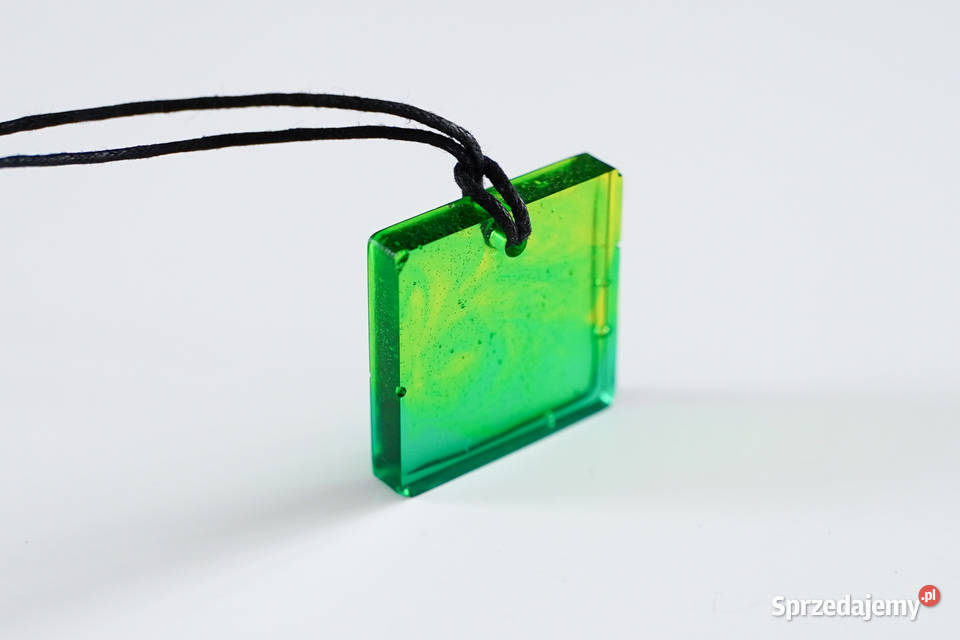 Zielony kwadratowy wisiorek z żywicy epoksydowej Warszawa
