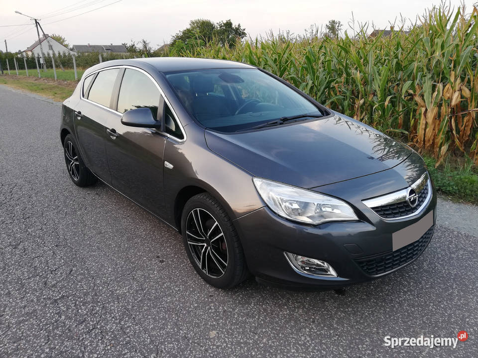 Opel Astra J 2011 14Benzyna Hak Zadbany Sompolno
