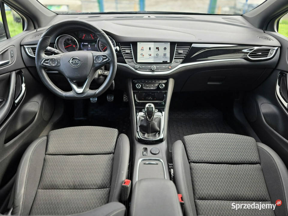 Opel Astra 14 Turbo Innovation Webasto pełny Ustroń sprzedam