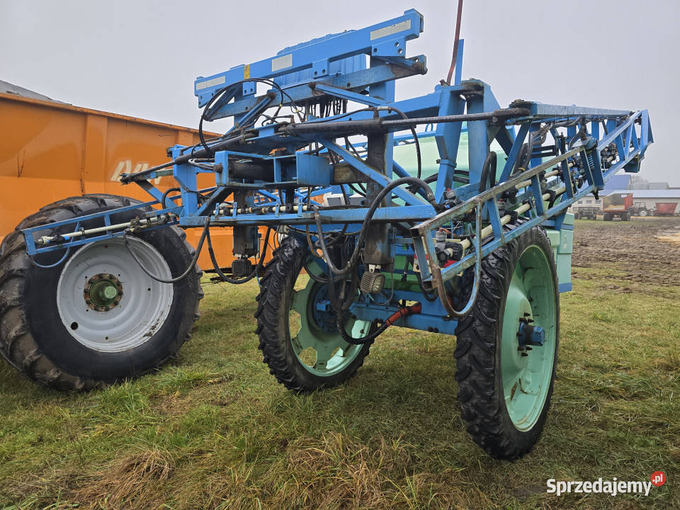 Opryskiwacz ciągany BERTHOUD RACE 32SX24 2500 L warmińsko-mazurskie Włosty sprzedam