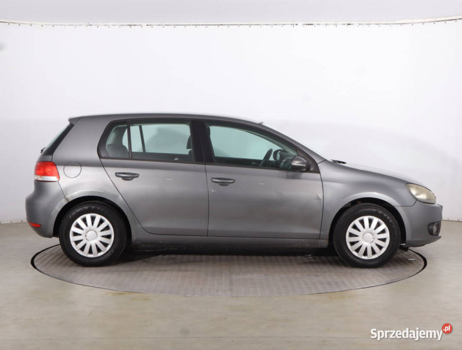 VW Golf 16