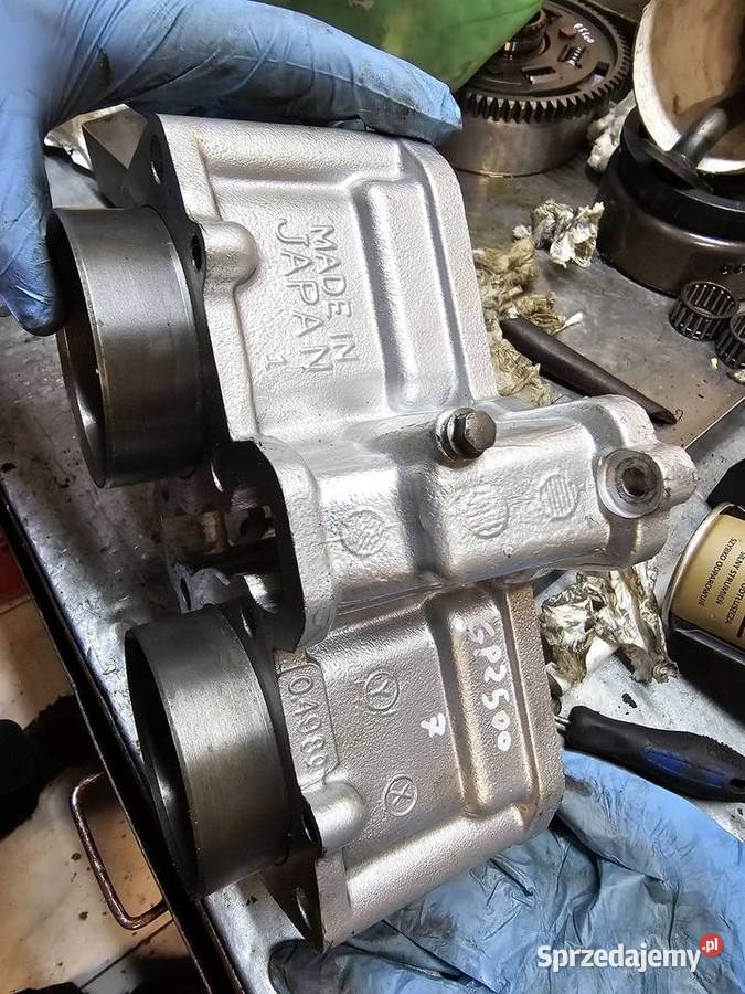 Kawasaki GPZ 500 cylindry tłoki cylinder tłok