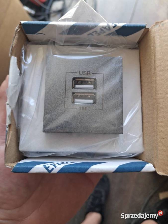 Gnizdko z podwójnym USB Wrocław