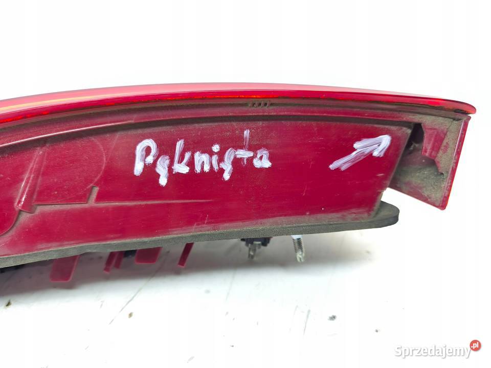LAMPA PRAWY TYŁ W KLAPĘ AUDI A1 8X 8X0945094E osobowe Przystajń