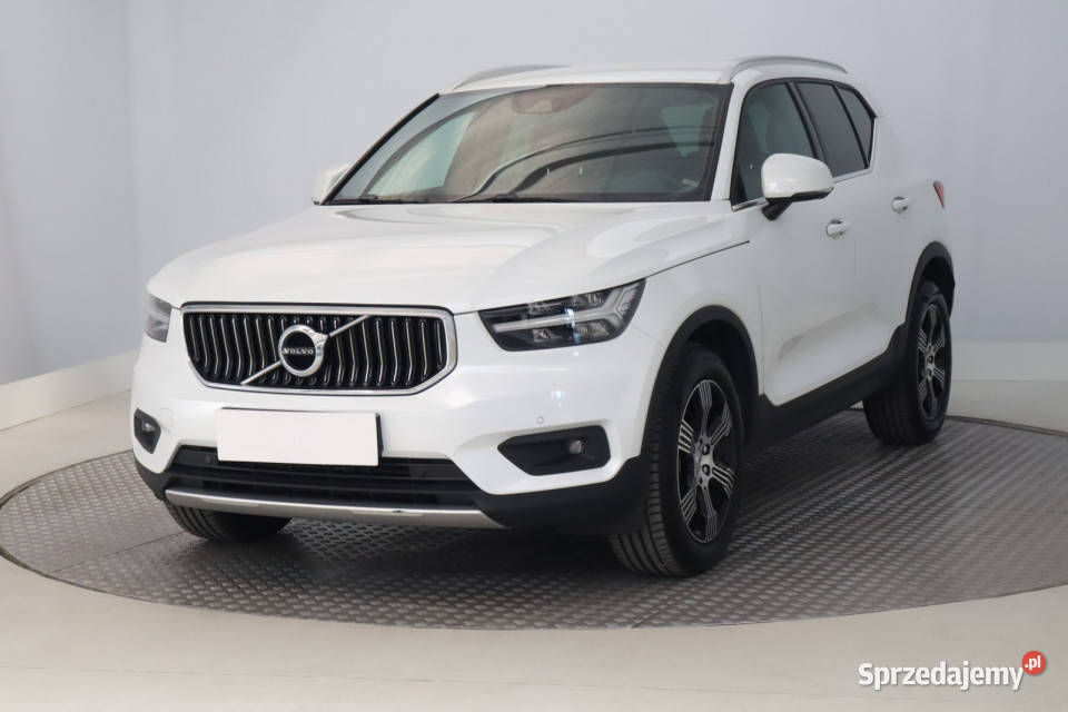 Volvo XC40 T4 140KM
