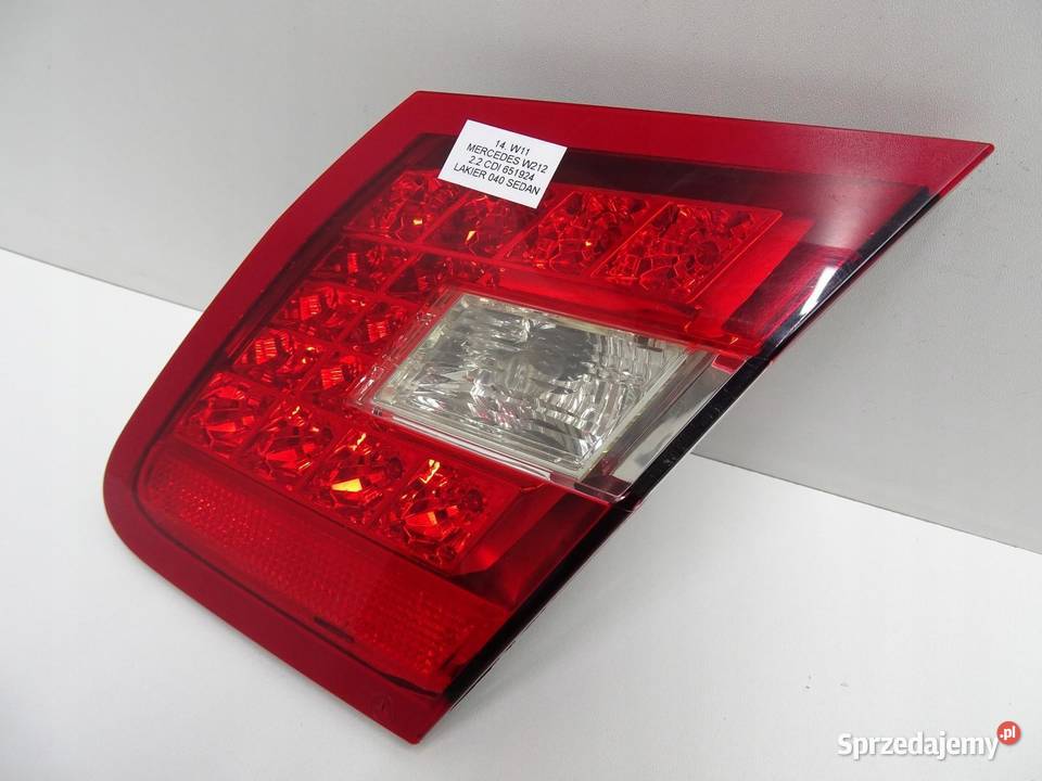 LAMPA PRAWY TYŁ PRAWA TYLNA W KLAPĘ A2129060258 sprzedam